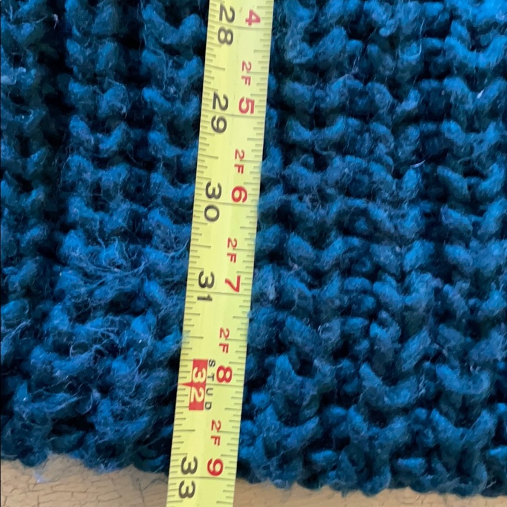 Two tone women’s infinity knit scarf. - Picture 4 of 4